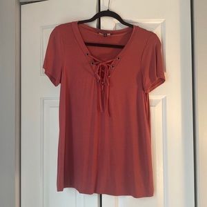 NWOT. Woman’s Lulu’s pink lace front t-shirt. Size medium.